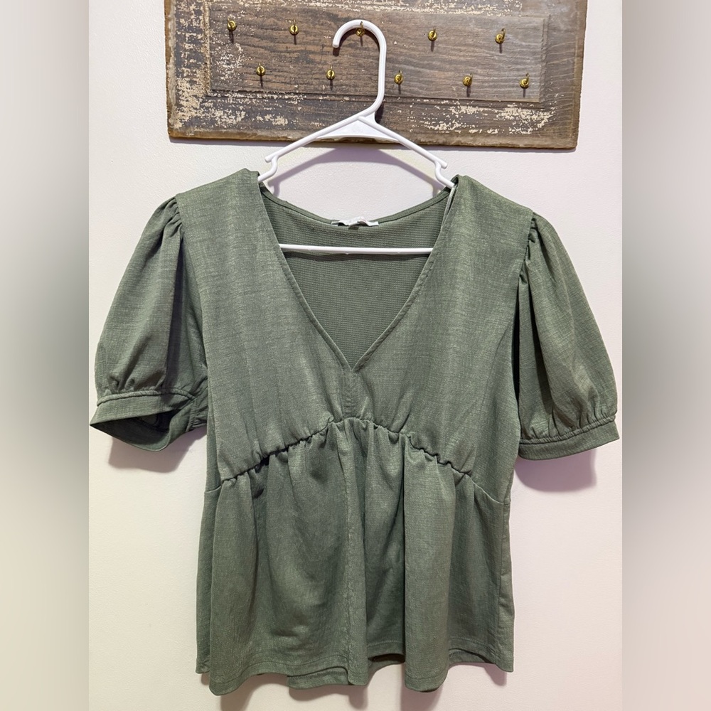 Sage Green Fitted Puff Sleeve Blouse